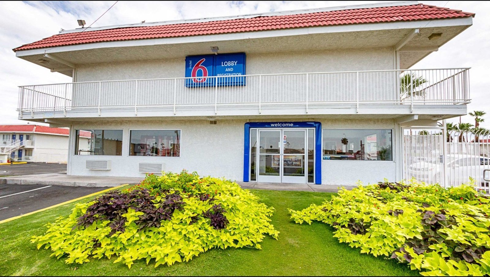 Motel 6 to settle lawsuit claiming it gave Latino guests’ information