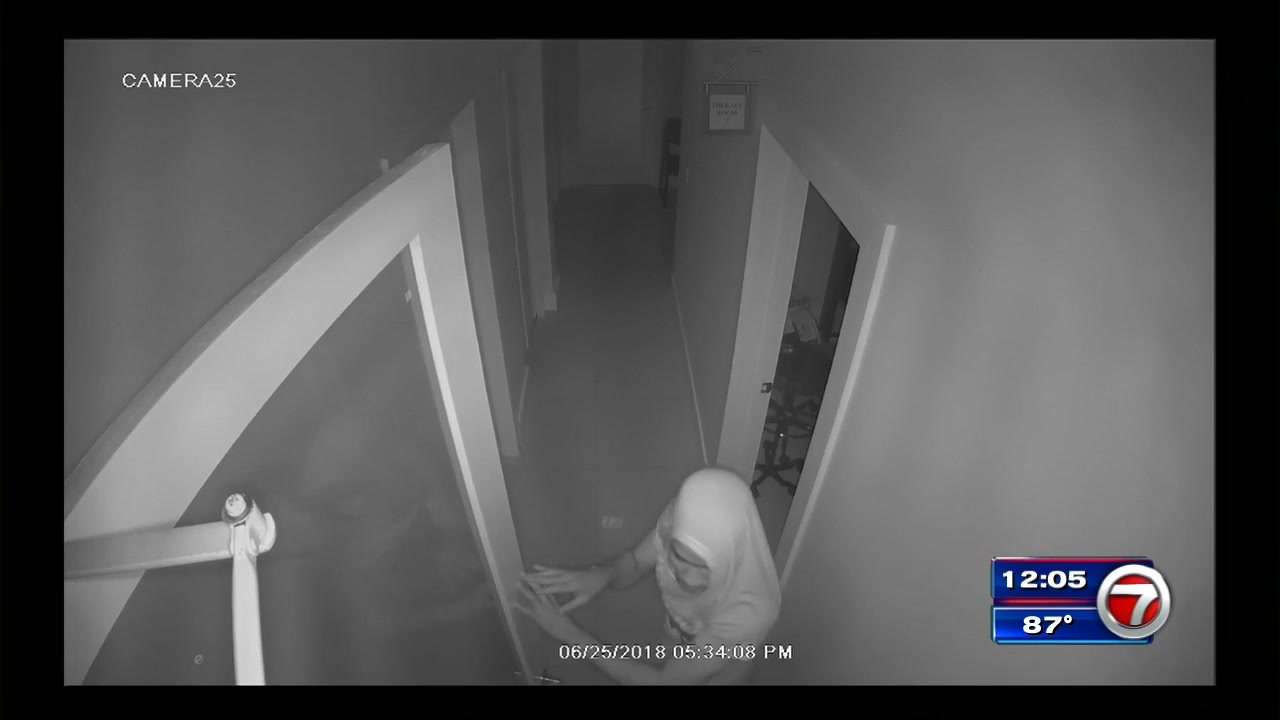 Burglar caught on camera stealing cash from Florida Medical Center ...
