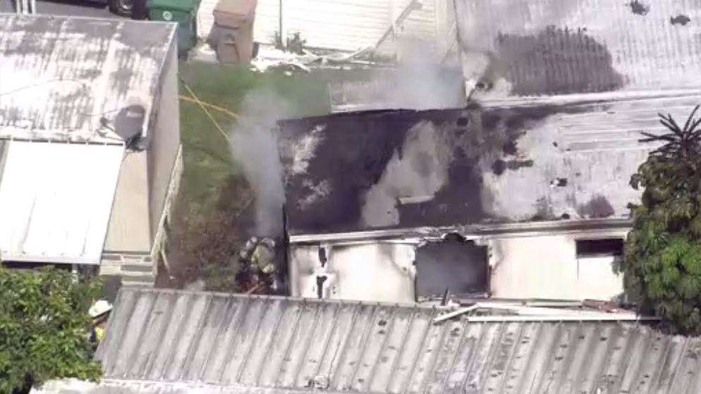 Davie mobile home catches fire - WSVN 7News | Miami News, Weather ...