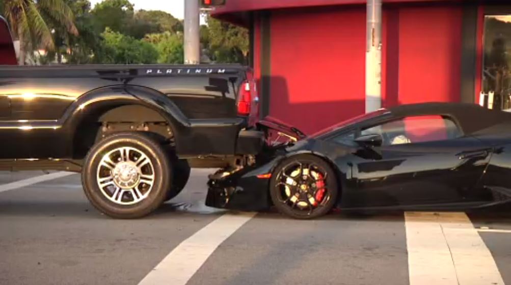 Lamborghini driver rear-ends truck in Miami, flees in ...