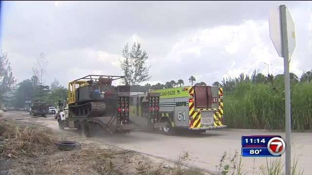 Crews contain West Miami-Dade grass fire - WSVN 7News | Miami News ...