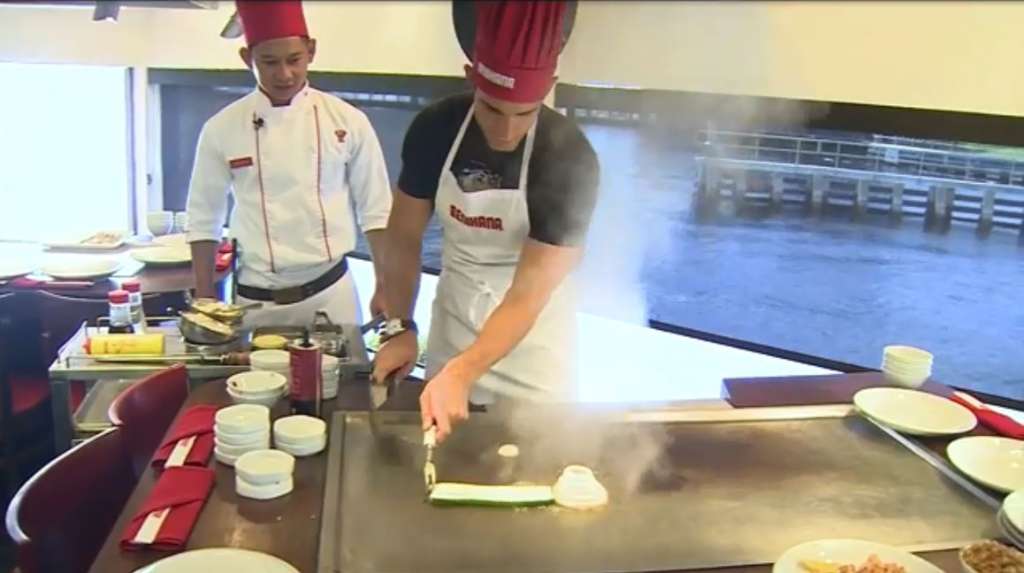 Chris tries out hibachi grill skills in Benihana chef training – WSVN Are You Supposed To Tip Hibachi Chef