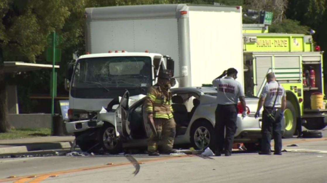 Box truck crash leaves 5 hurt in NW Miami-Dade - WSVN 7News | Miami ...