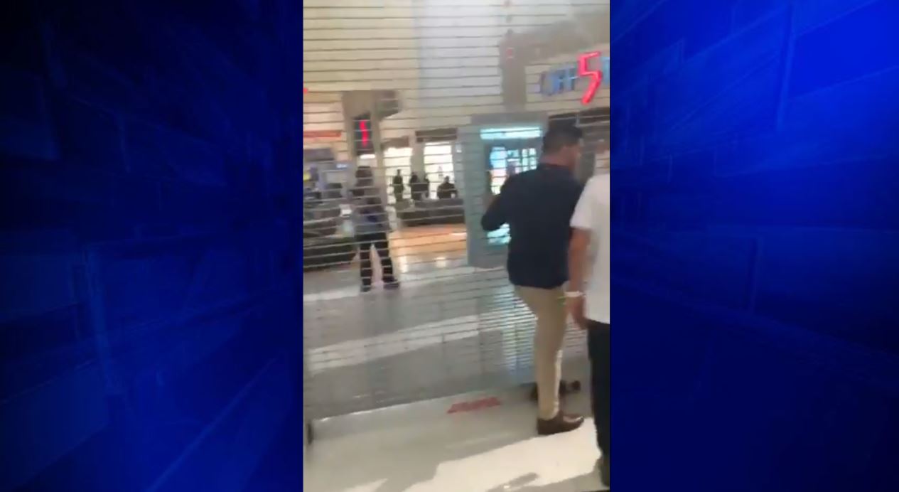 Fire alarm pulled at Dolphin Mall food court triggering panic WSVN