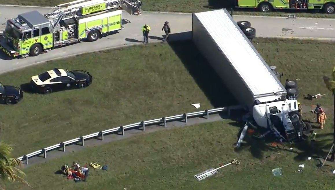 2 injured after tractor-trailer crash on Turnpike in Kendall - WSVN ...