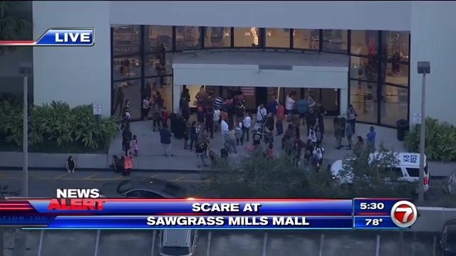 Fire alarm at Sawgrass Mills food court apparently malfunctions