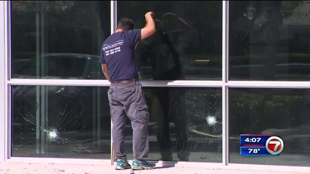 Man arrested after smashing windows at Bank of America in SW Miami-Dade ...