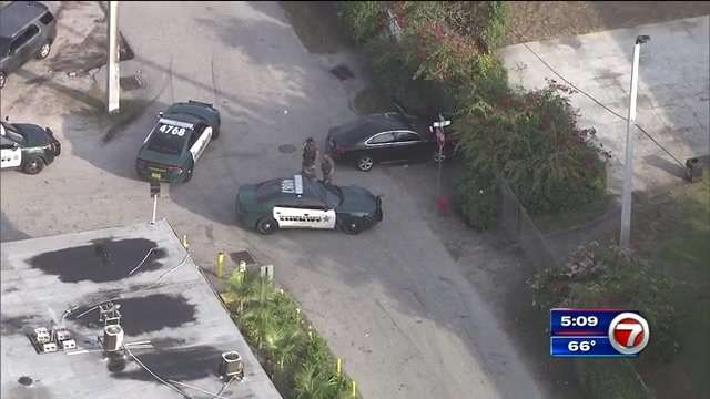 Carjacking subject flees after police pursuit ends in Fort Lauderdale ...