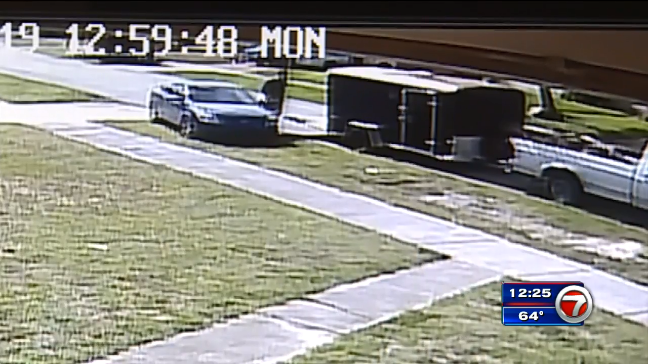 Man caught on camera stealing lawn equipment in Miami Gardens - WSVN ...