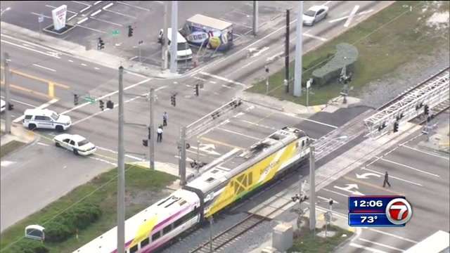 Pedestrian killed by Brightline train in Hollywood - WSVN 7News | Miami ...