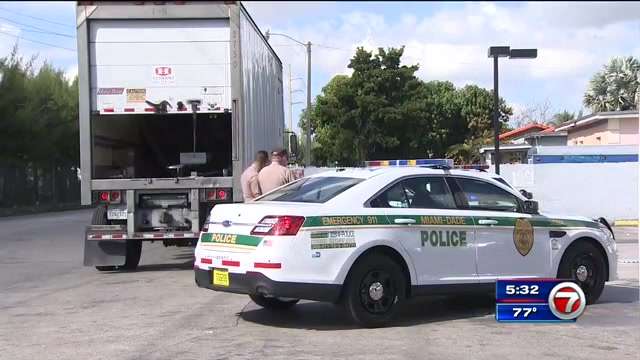 2 rob trucker at gunpoint at NW Miami-Dade gas station - WSVN 7News ...