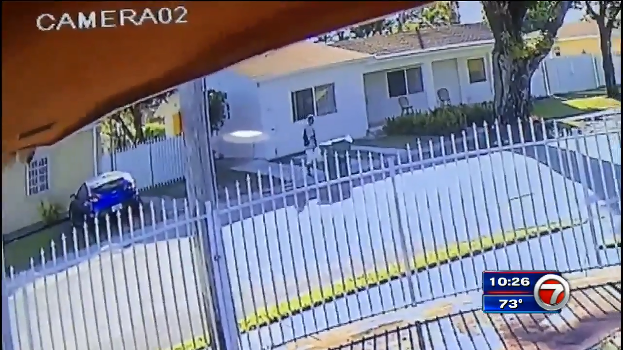 Police: Burglar stole nearly $5K in cash, jewelry from Miami home ...