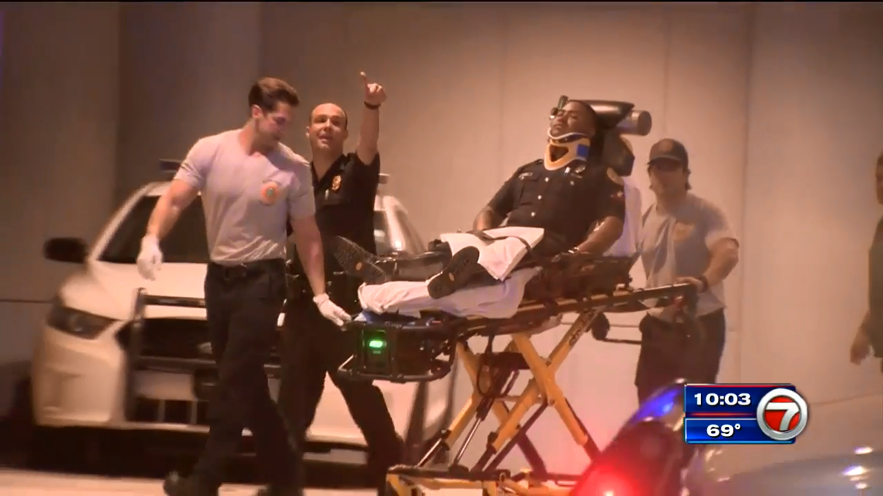 Miami Police motorcycle officer hospitalized after crash on Palmetto ...