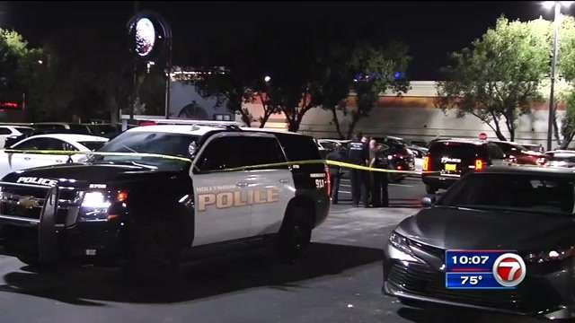 Man dead, child injured after shooting outside Hollywood Dave & Buster ...