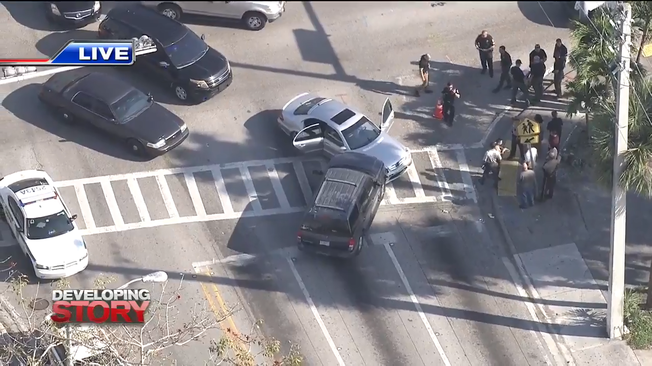 Man in custody after car crash in Hialeah - WSVN 7News | Miami News ...