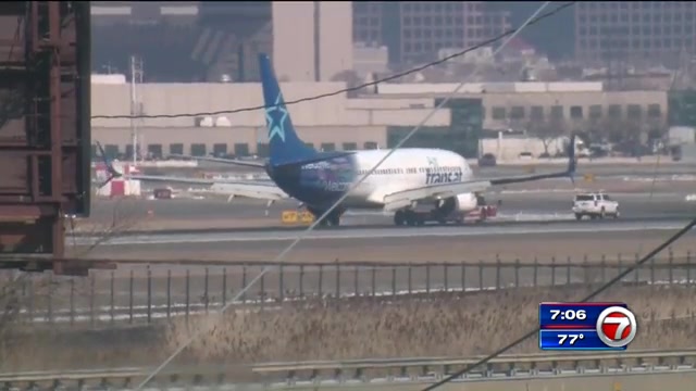 Fll Bound Plane Makes Emergency Landing In Newark Passengers Evacuated Wsvn 7news Miami