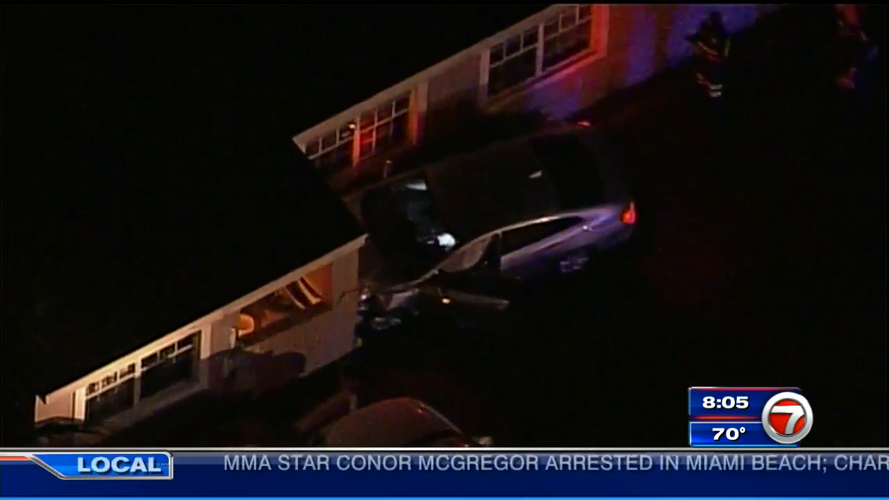 Car crashes into Fort Lauderdale home - WSVN 7News | Miami News ...