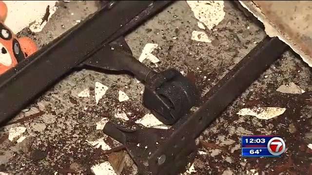 Rescue crews respond to apartment fire in North Miami Beach - WSVN ...