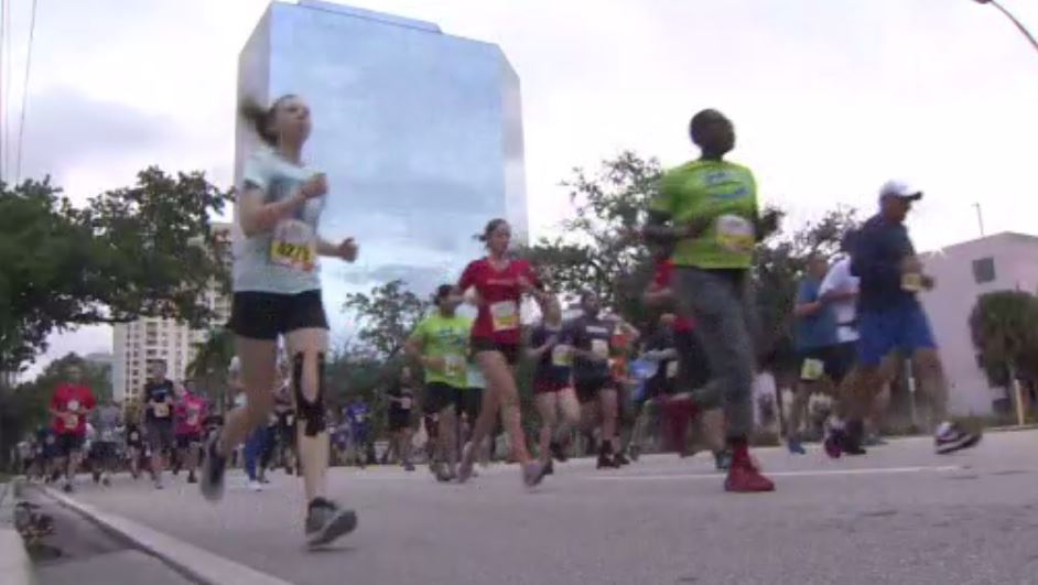 Runners participate in 2019 MercedesBenz Corporate Run in Fort