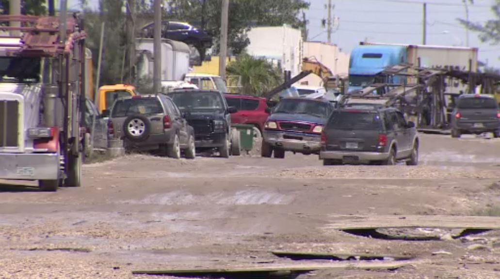 Rough Road Opalocka business owners want Cairo Lane repaired WSVN