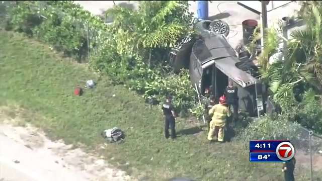 Man crashes after leading police on chase in Pembroke Park - WSVN 7News ...