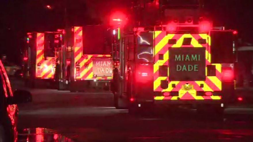 1 Dead After Car Crash In Nw Miami Dade Wsvn 7news Miami News Weather Sports Fort Lauderdale 