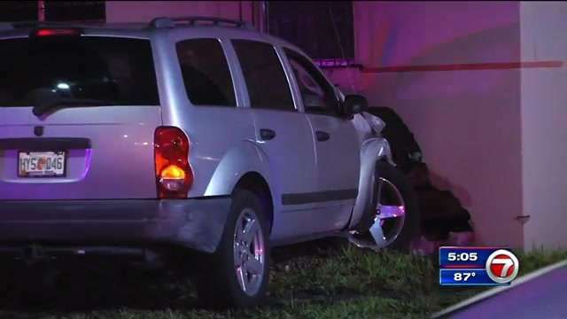 Driver smashes into Miami house while avoiding car crash - WSVN 7News ...
