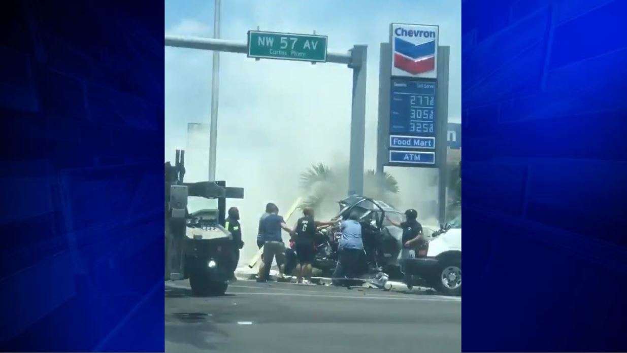 2 dead, 1 critical in Miami Springs multi-vehicle crash - WSVN 7News ...
