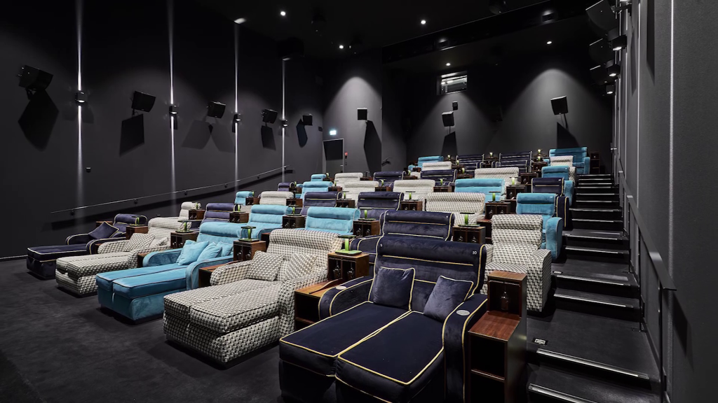 Movie theater allows guests to watch films in double beds – WSVN 7News