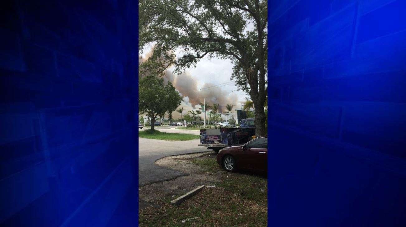 Firefighters battle grass fire in SW Miami-Dade - WSVN 7News | Miami ...