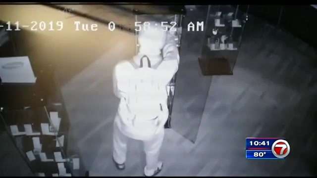 3 caught on camera in North Miami cellphone store burglary - WSVN 7News ...