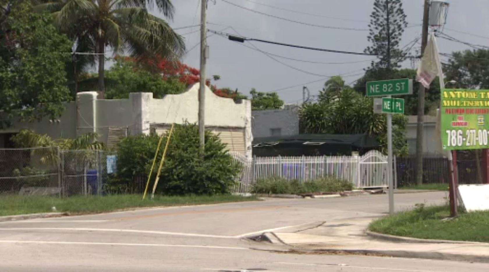 Crook steals 2 iPads from Miami home while family slept - WSVN 7News ...