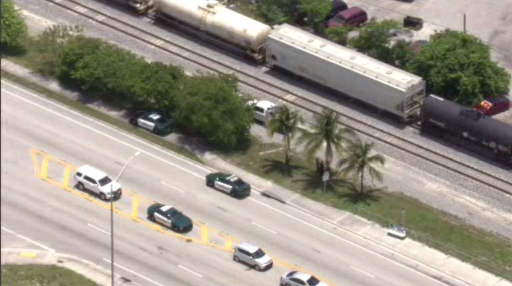 Pedestrian Struck By Train In Deerfield Beach Wsvn 7news Miami News Weather Sports Fort Lauderdale