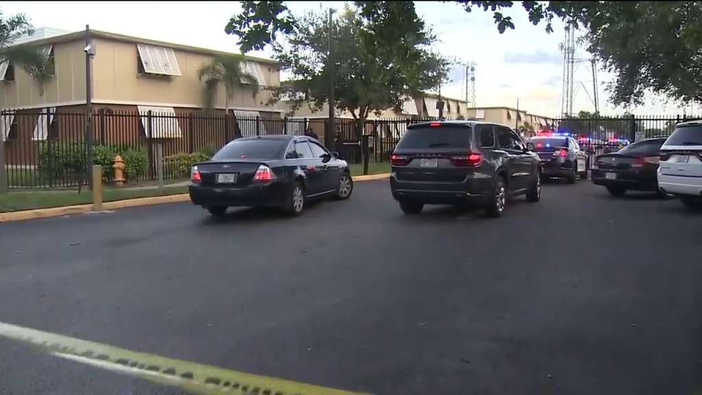 Man, 5yearold child hospitalized after Lauderhill shooting WSVN