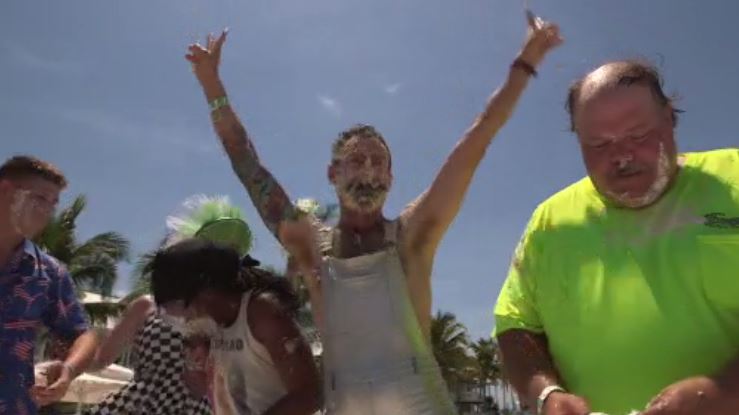 Sweet Florida Man Wins July 4 Key Lime Pie Eating Contest Wsvn 7news Miami News Weather Sports Fort Lauderdale