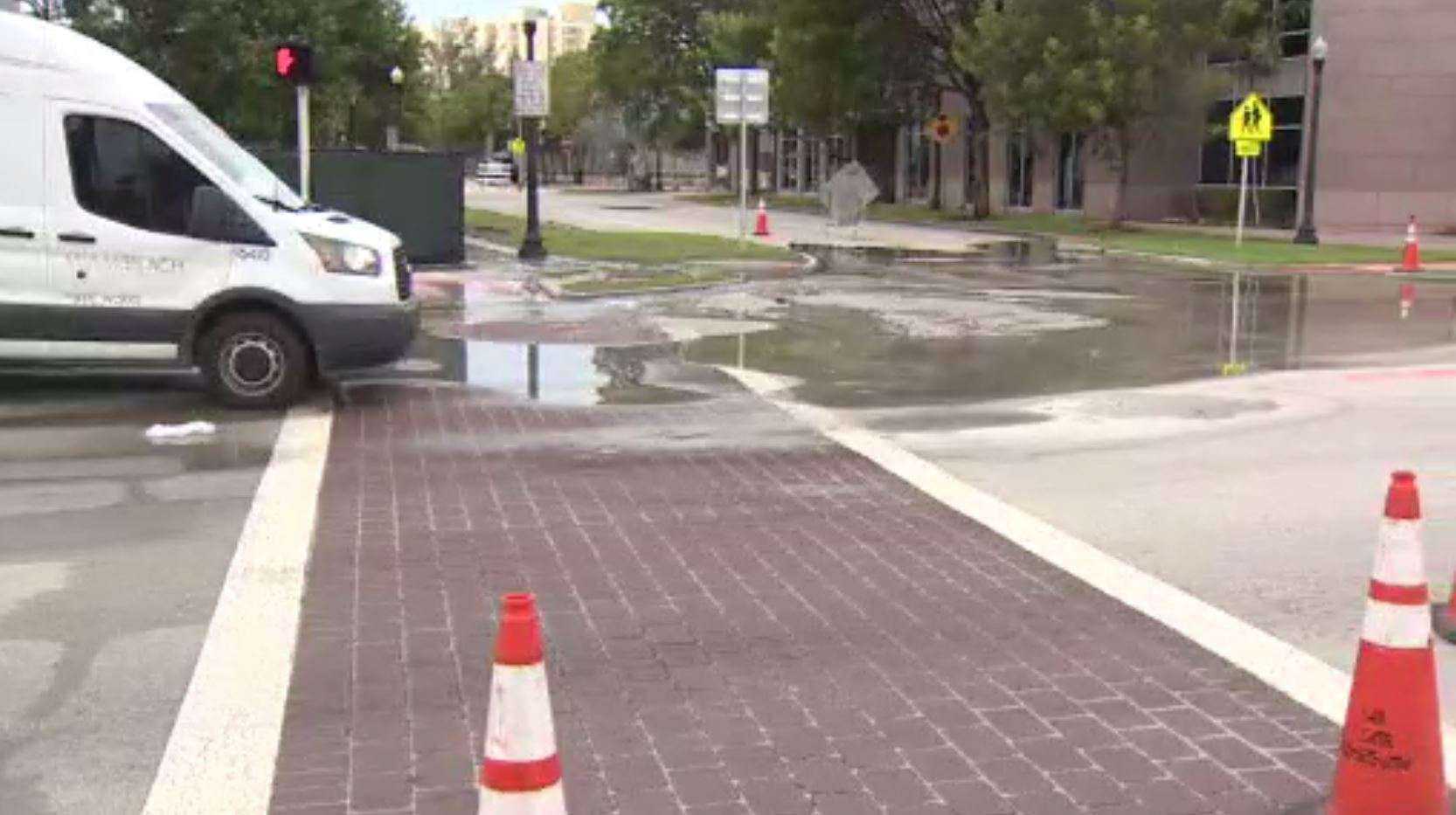 Roads closed in Miami Beach as crews work to fix water main break ...