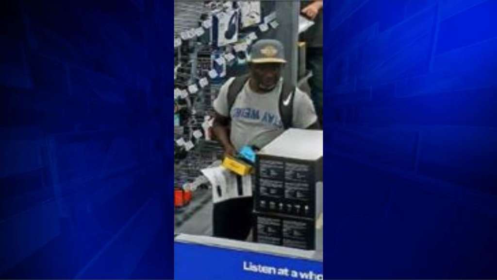 Man Caught On Camera Stealing Headphones From Pembroke Pines Best Buy Wsvn 7news Miami News Weather Sports Fort Lauderdale