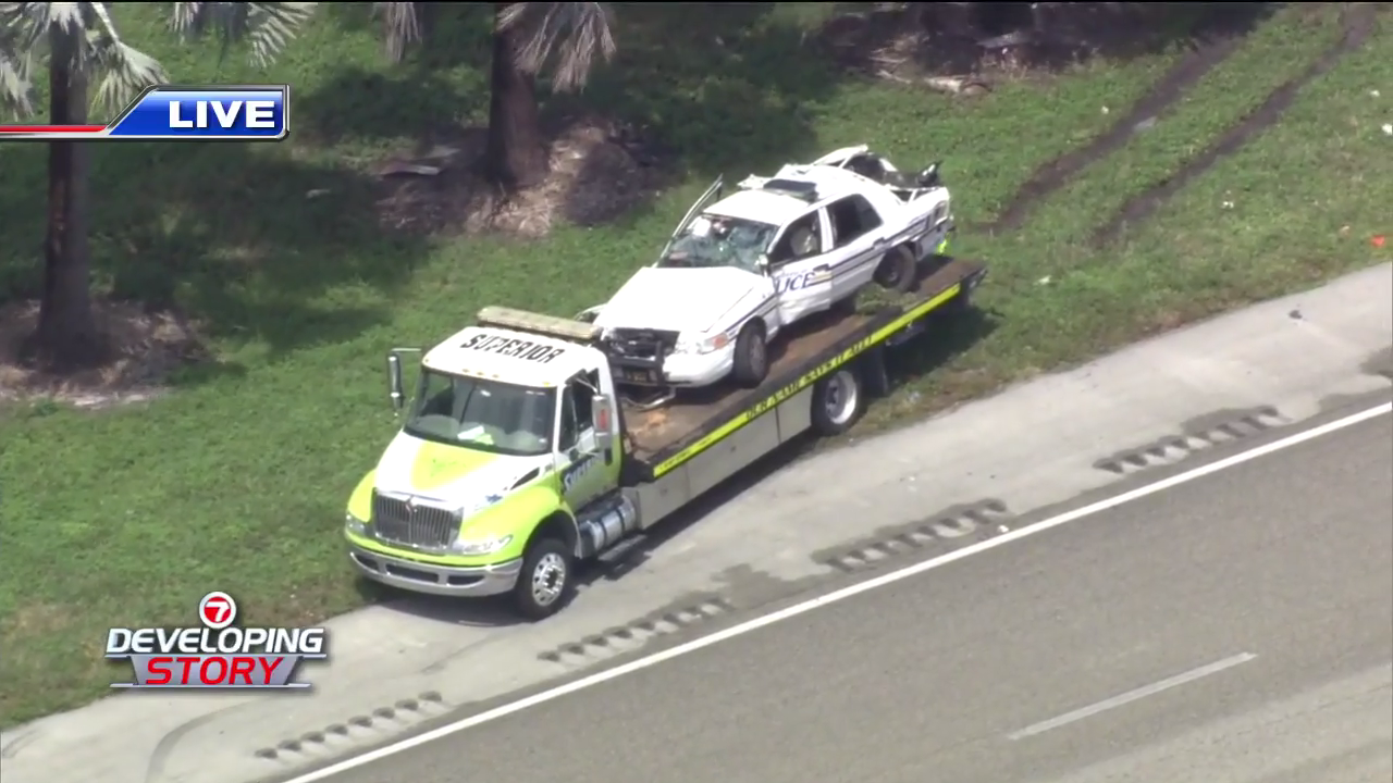 Officer transported after crashing into tree in Sunrise - WSVN 7News ...