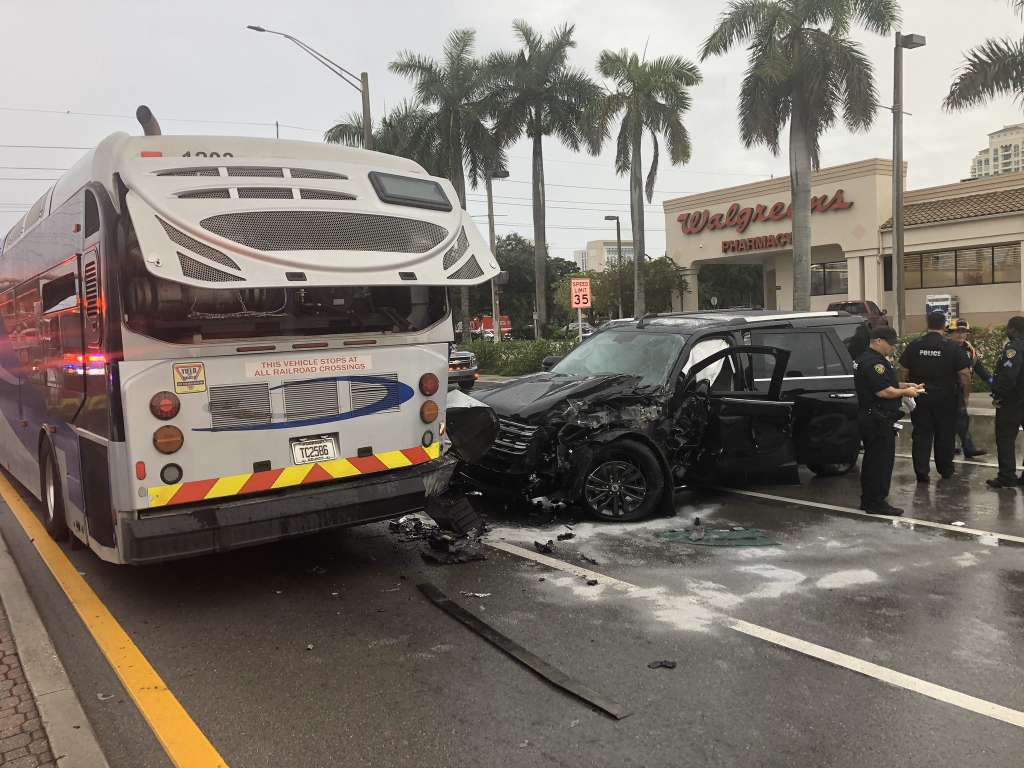 6 taken to hospital after crash involving bus in Fort Lauderdale – WSVN ...