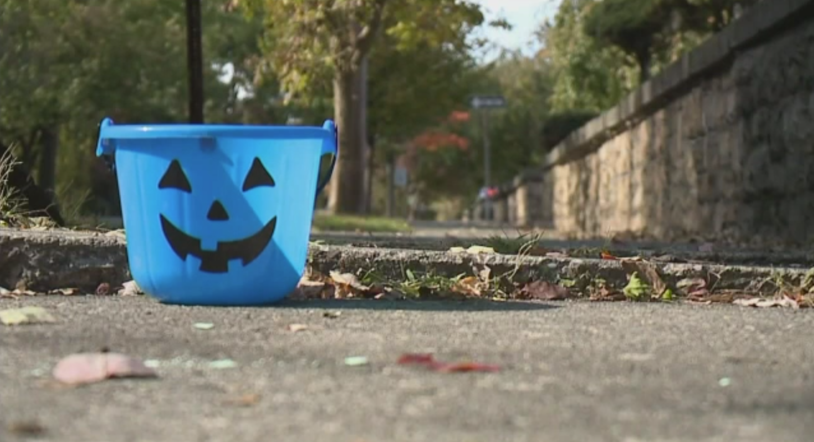 Mom hopes to spread awareness of blue TrickorTreat buckets for