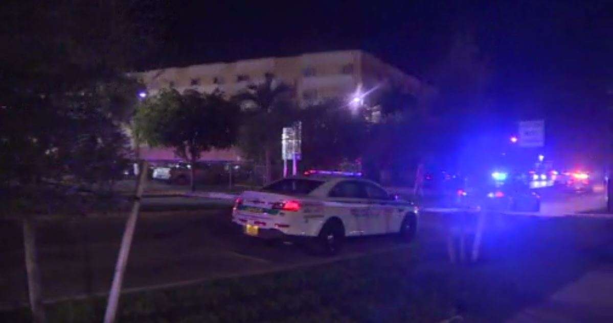 2 injured, 1 detained after shooting at SW Miami-Dade apartment complex ...
