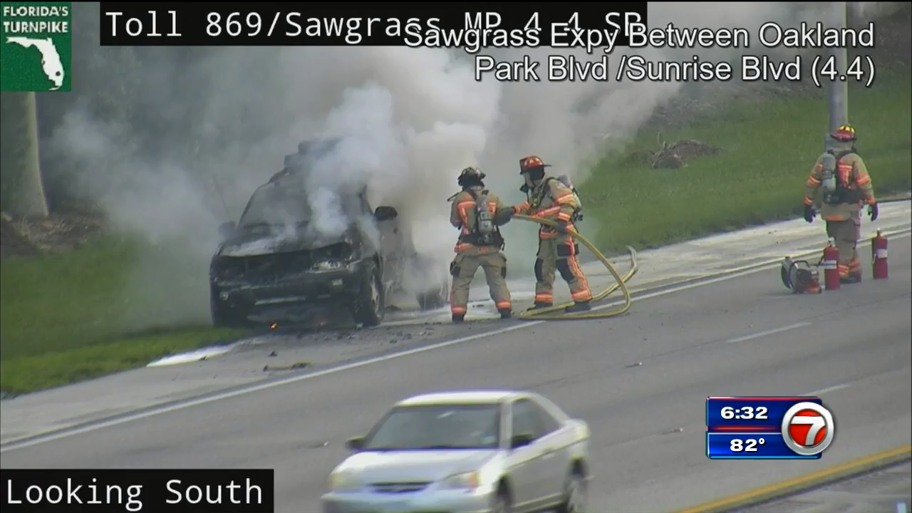 Car catches fire on Sawgrass Expressway northbound in Sunrise WSVN