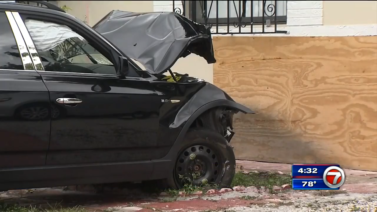 Hollywood driver crashes into own home - WSVN 7News | Miami News ...