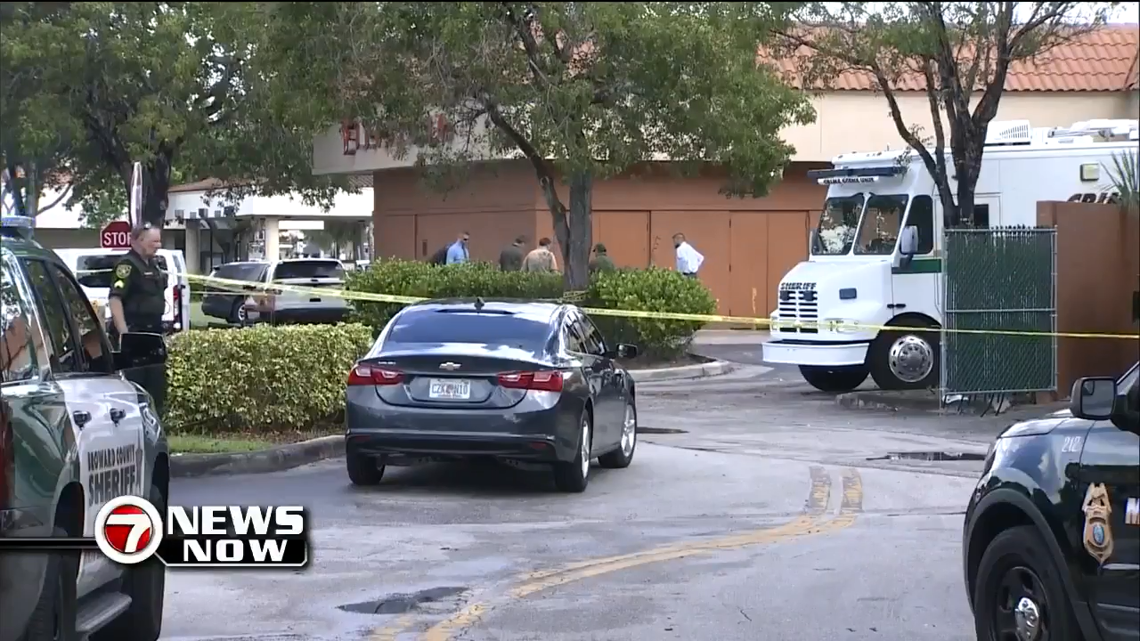 2 found dead at North Lauderdale strip mall - WSVN 7News | Miami News ...