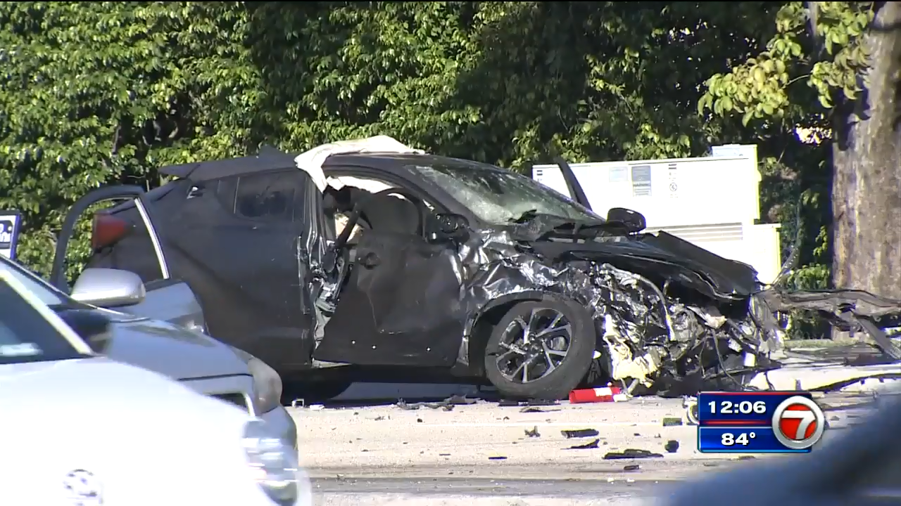 Crash in SW MiamiDade leaves man dead WSVN 7News Miami News