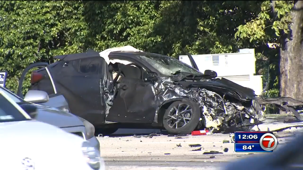 Crash in SW MiamiDade leaves man dead WSVN 7News