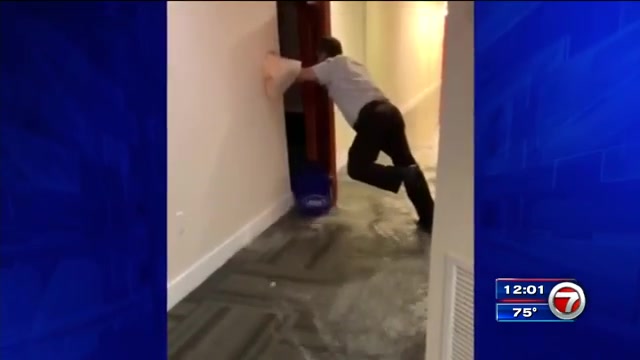 2 Floors Of Dania Beach Apartment Building Evacuated After Rooftop Pool Leaks For 2nd Time Wsvn 7news Miami News Weather Sports Fort Lauderdale