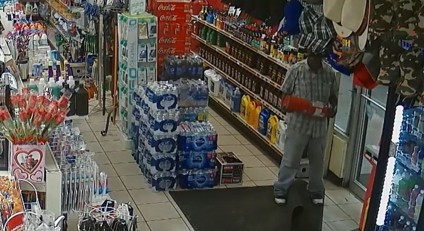 Florida Man Captured On Camera Trying To Break Gas Station Door In Order To Steal Pepsi Wsvn 7news Miami News Weather Sports Fort Lauderdale