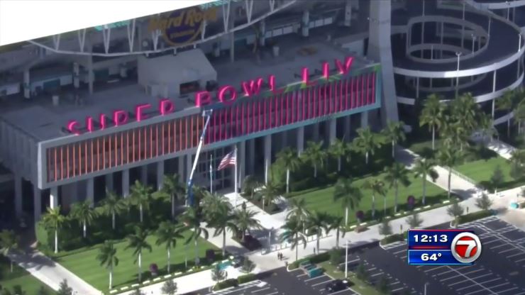 A sellout for Super Bowl, but with a twist - WSVN 7News ...