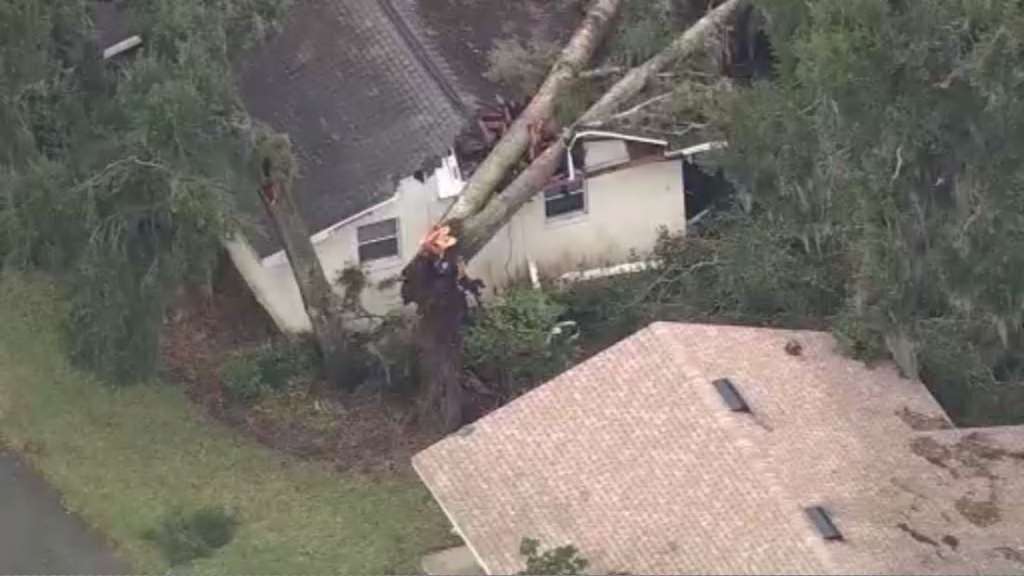 Tornado damages buildings in central Florida cities – WSVN 7News  Miami News, Weather, Sports 